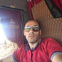 Hov, 34 года