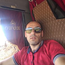 Фотография мужчины Hov, 34 года из г. Тюмень