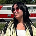 Strawberry, 32 года