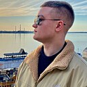 Максим, 24 года