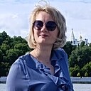 Dear, 32 года
