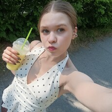 Фотография девушки Даша, 18 лет из г. Северск