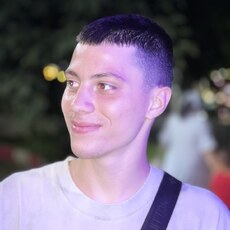 Фотография мужчины Артем, 18 лет из г. Лазаревское