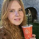 Yellove, 32 года