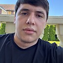 Исраил, 20 лет