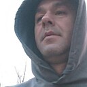 N R, 46 лет