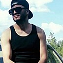 Мир, 32 года