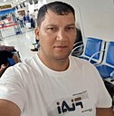 И Ззат, 33 года