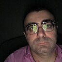 Давит, 37 лет