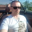 John, 33 года