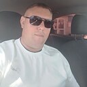 Он, 48 лет