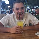 Михаил, 32 года