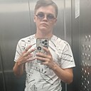 Max, 21 год