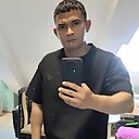 Alejandro, 33 года