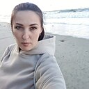 Еагения, 44 года