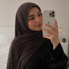 Хадижа, 26 из г. Махачкала.