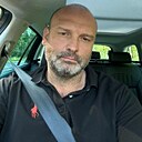 Robert, 44 года
