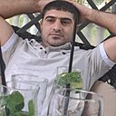 А Р, 33 года