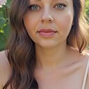 She, 34 года