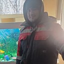 Xurshid, 22 года