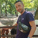 Ден, 33 года