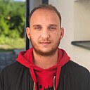 Эээ, 32 года