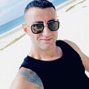 Arm, 42 года