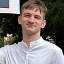 Максим, 24 года