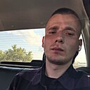 Макс, 24 года