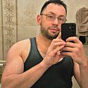 Макс, 33 года
