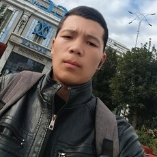 Фотография мужчины Улугбек, 18 лет из г. Екатеринбург