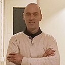 Robert, 44 года