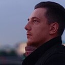 Лев, 33 года