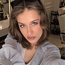 Nail Artist, 21 год