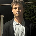 Илисхан, 18 лет