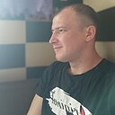 Лев, 33 года