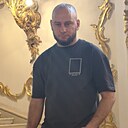 Макс, 32 года